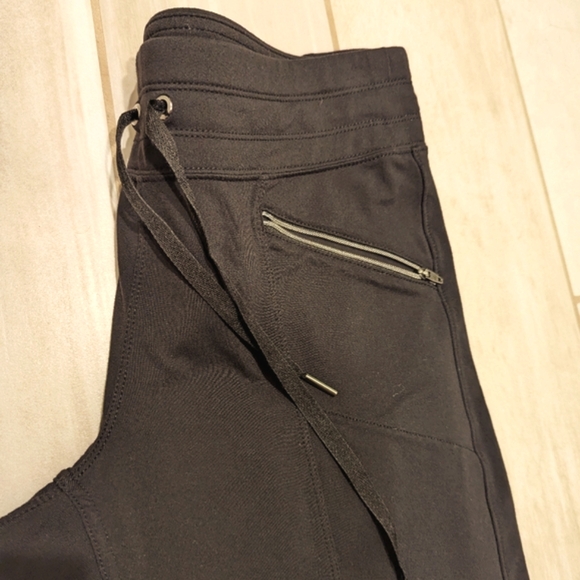 Athleta Joggers Crop black S Zip pockets Pants - Picture 2 of 10